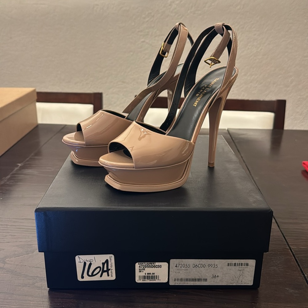 Saint Laurent Tribute Lips heels in nude